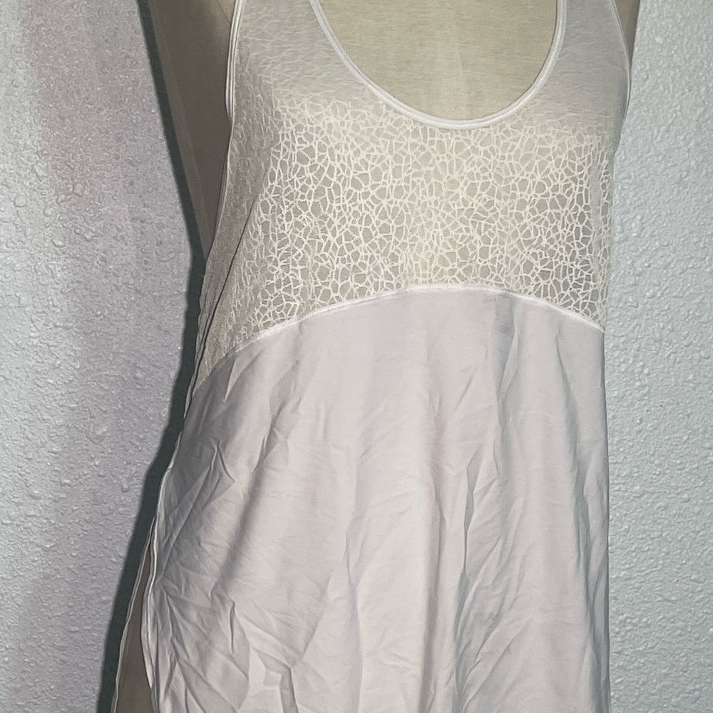 Lululemon twist and train tank top size 8 - Picture 4 of 6